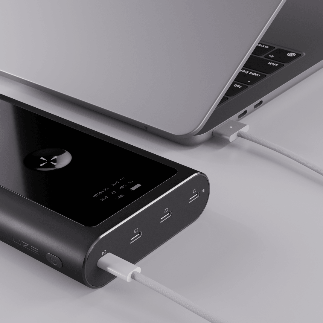 BOLD 2 - Fast charging 290W power bank with Qi2 wireless - UZE